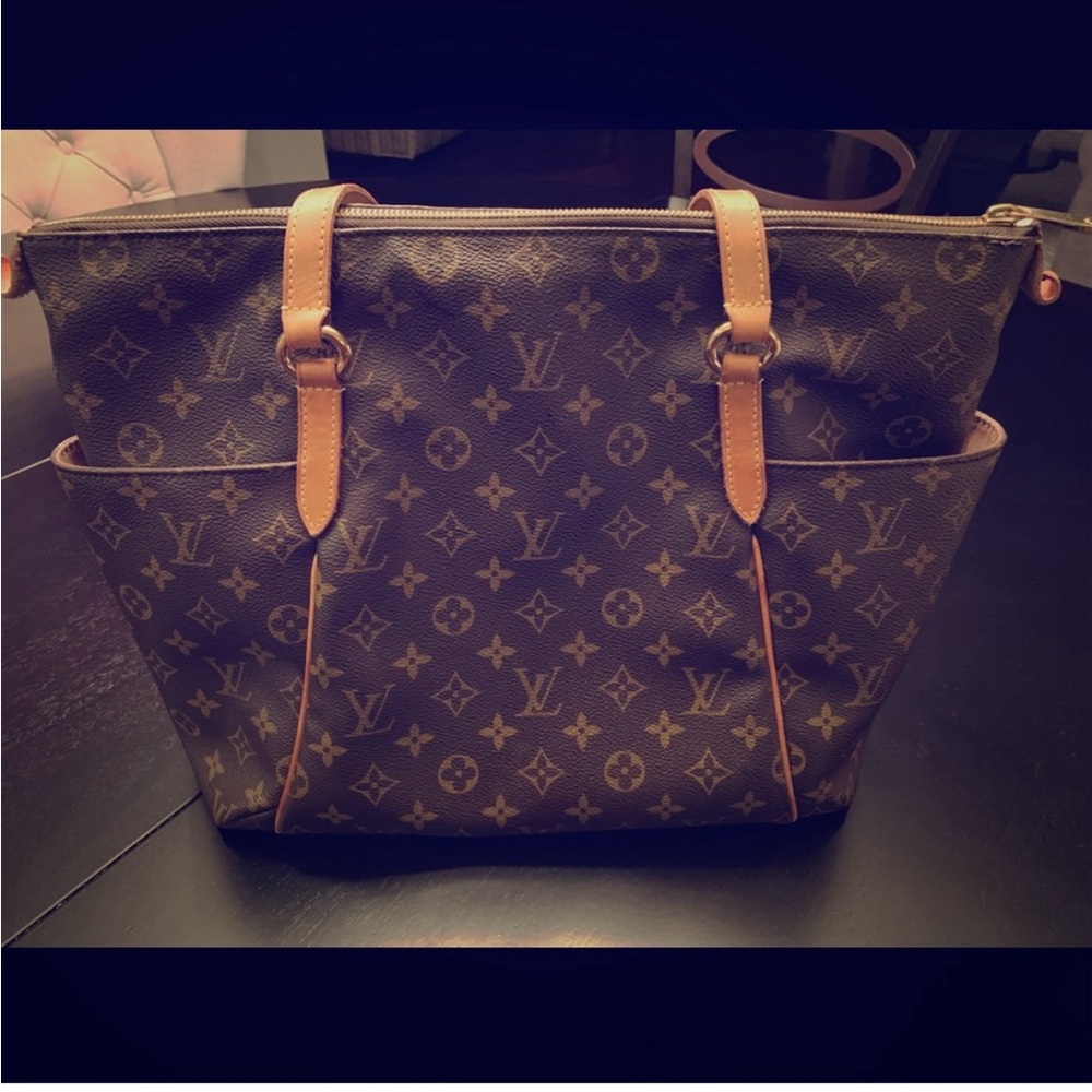 💕Louis Vuitton Totally MM Monogram Shoulder Bag💕